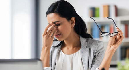 धुंधली नजर को न करें नजरअंदाज: मोतियाबिंद के ये संकेत जान लें, 15 मिनट में हो सकता है इलाज